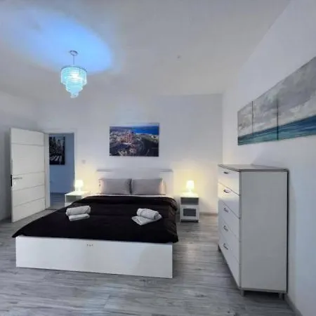 アパート Seaside Spacious Penthouse With Amazing Views